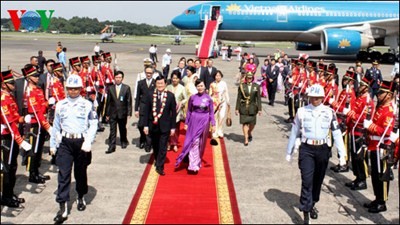 President Truong Tan Sang holds talks with Indonesian President Susilo Bambang Yudhoyono. - ảnh 1